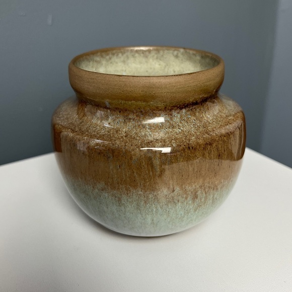 Vintage Studio Art Pottery Planter Pot Vase Signed - Picture 3 of 15